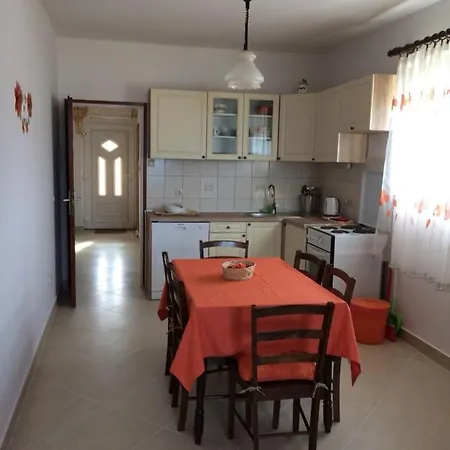 In With Sea View, Balcony, Air Conditioning, Wi-fi Slatine