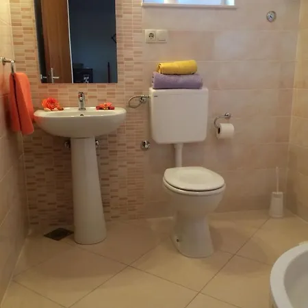 Apartment In With Sea View, Balcony, Air Conditioning, Wi-fi