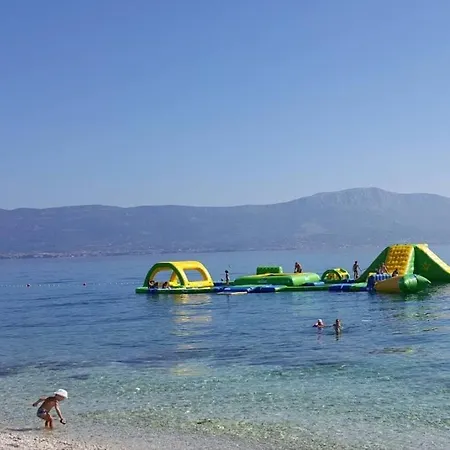 Apartment In With Sea View, Balcony, Air Conditioning, Wi-fi Slatine