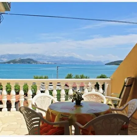 Apartment In With Sea View, Balcony, Air Conditioning, Wi-fi